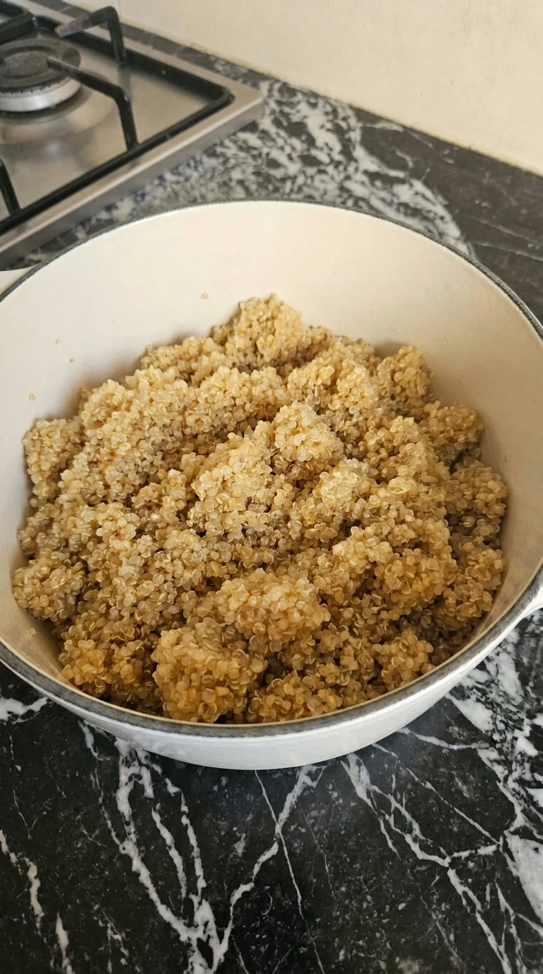 cooked fluffy quinoa
