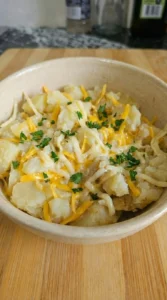 finished cheesy garlic mashed potatoes