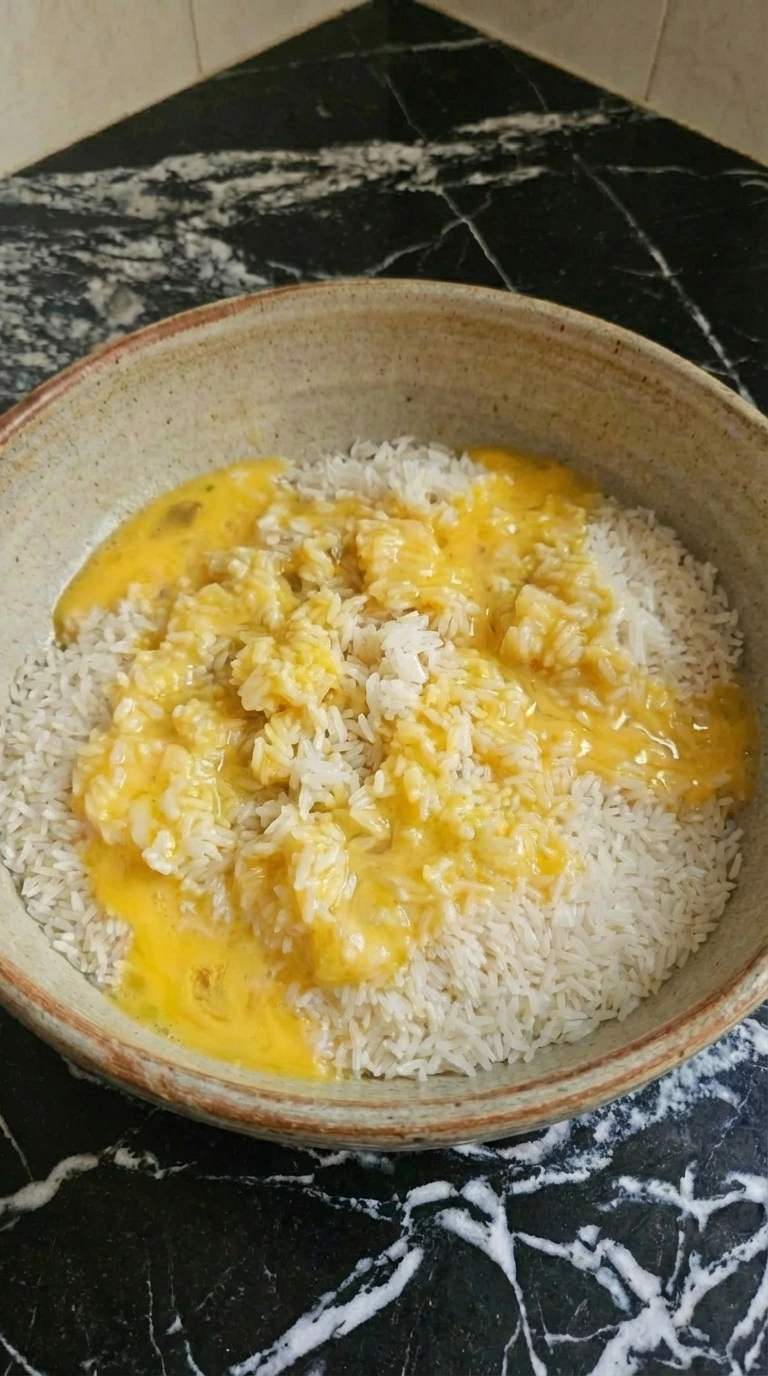 Rice mixed with egg