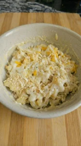 Mac and cheese with topping added